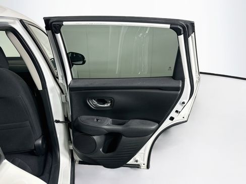 Used 2024 Honda HR-V LX image 27
