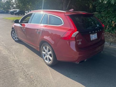 Used 2017 Volvo V60 T5 Premier FWD image 4