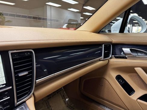 Used 2015 Porsche Panamera 4 image 27