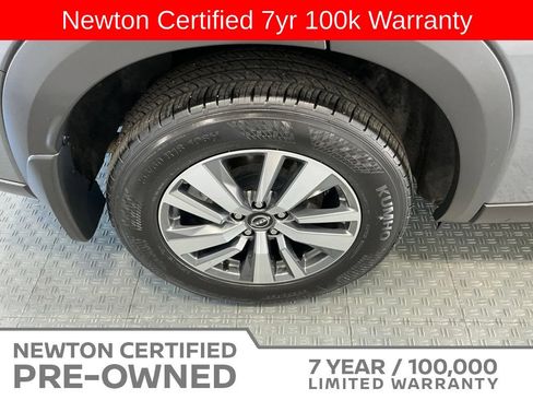 Used 2025 Nissan Pathfinder SL AWD/4WD image 50