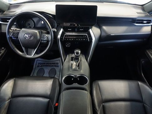 Used 2023 Toyota Venza XLE image 29