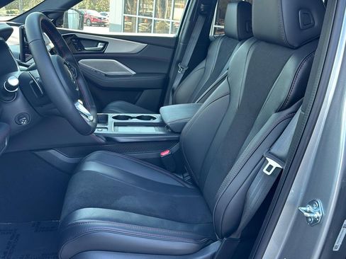 Used 2025 Acura MDX A-Spec image 9