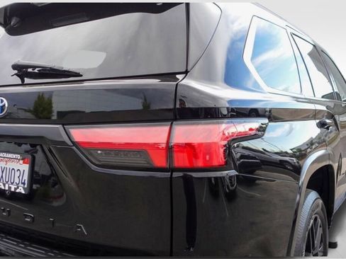 Certified 2023 Toyota Sequoia SR5 image 6