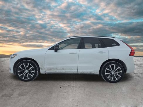 Used 2023 Volvo XC60 B5 Plus w/ Climate Package image 5