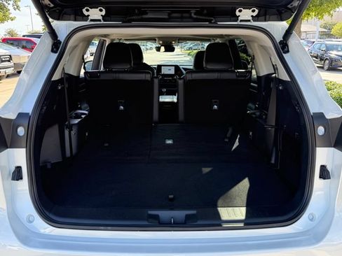 Used 2026 Toyota Highlander XLE AWD/4WD image 34