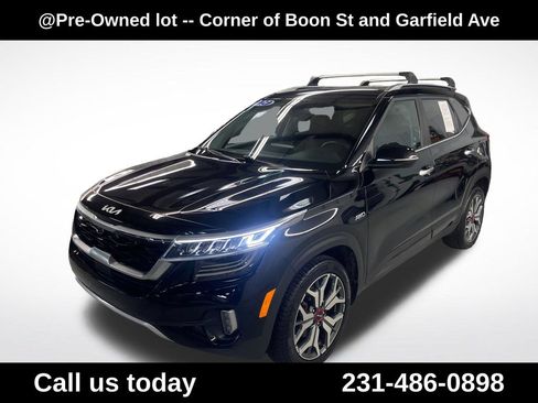 Used 2023 Kia Seltos SX AWD/4WD image 1