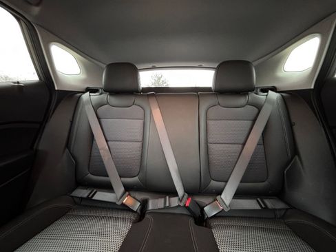 Used 2025 Chevrolet Trax LT w/ LT Convenience Package image 38