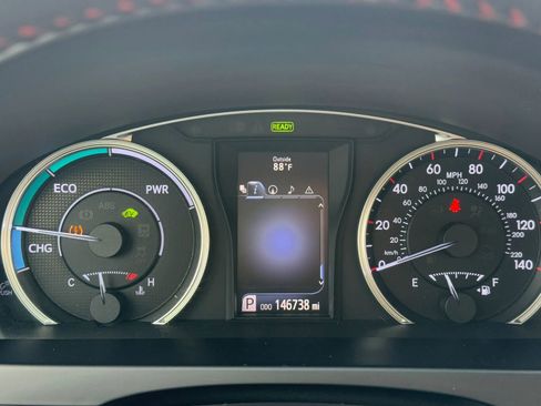 Used 2015 Toyota Camry SE w/ Moonroof Package FWD image 13