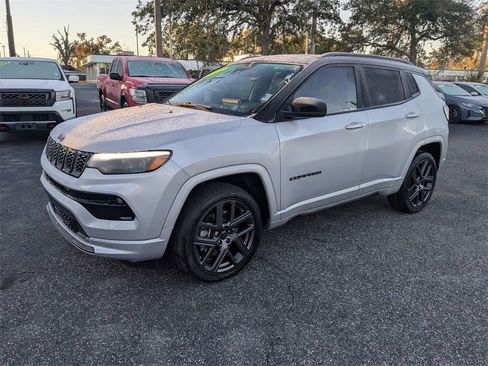Used 2025 Jeep Compass Limited w/ High Altitude Package image 8