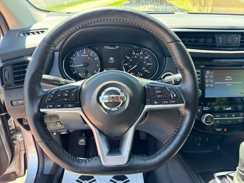 Used 2017 Nissan Rogue Sport SL w/ SL Premium Package AWD/4WD image 13