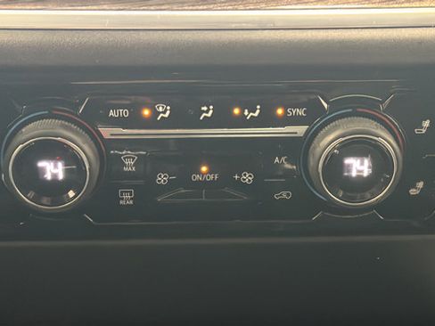 Used 2022 Chevrolet Silverado 1500 RST AWD/4WD image 17
