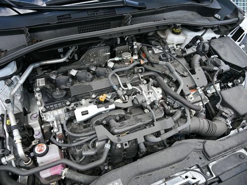 Used 2023 Toyota Corolla Cross AWD Hybrid image 32