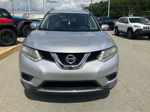 Used 2015 Nissan Rogue SV w/ SV Premium Package AWD/4WD image 2