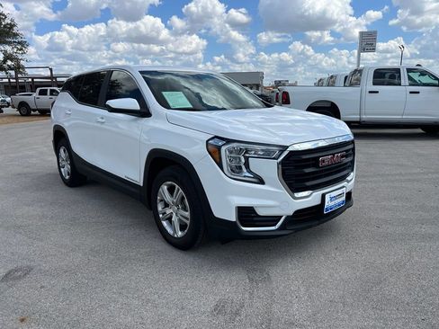 Used 2024 GMC Terrain SLE FWD image 8