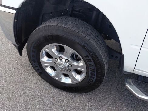 Used 2024 RAM 2500 Big Horn AWD/4WD image 10