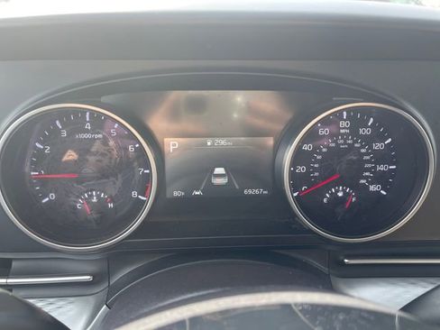 Used 2024 Kia Carnival LX FWD image 29