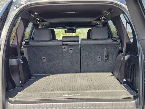 Used 2020 Lexus GX 460 Premium w/ Premium Package image 10