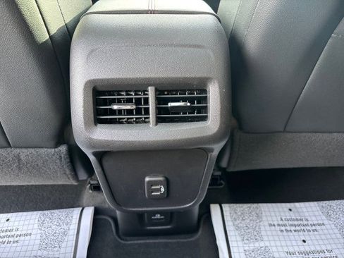 Used 2023 Chevrolet Equinox RS AWD/4WD image 35