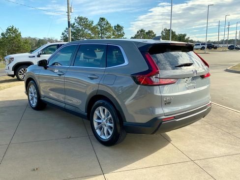 Used 2025 Honda CR-V EX image 4