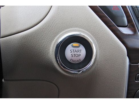 Used 2019 Nissan Pathfinder FWD image 30