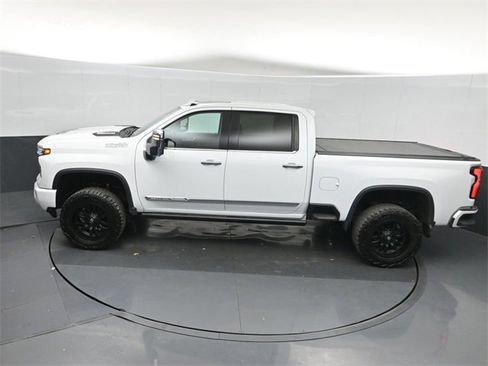 Used 2024 Chevrolet Silverado 2500 High Country w/ High Country Premium Package image 33