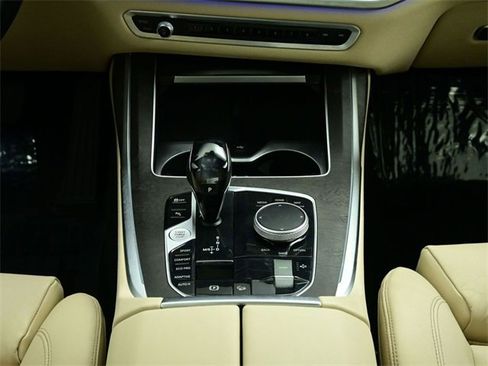 Used 2021 BMW X7 xDrive40i w/ Premium Package image 5