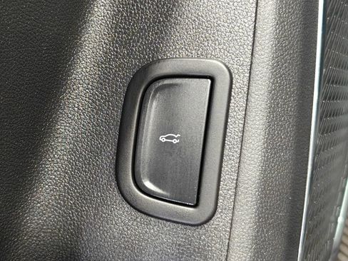 Used 2025 GMC Acadia Elevation w/ Elevation Premium Package FWD image 59