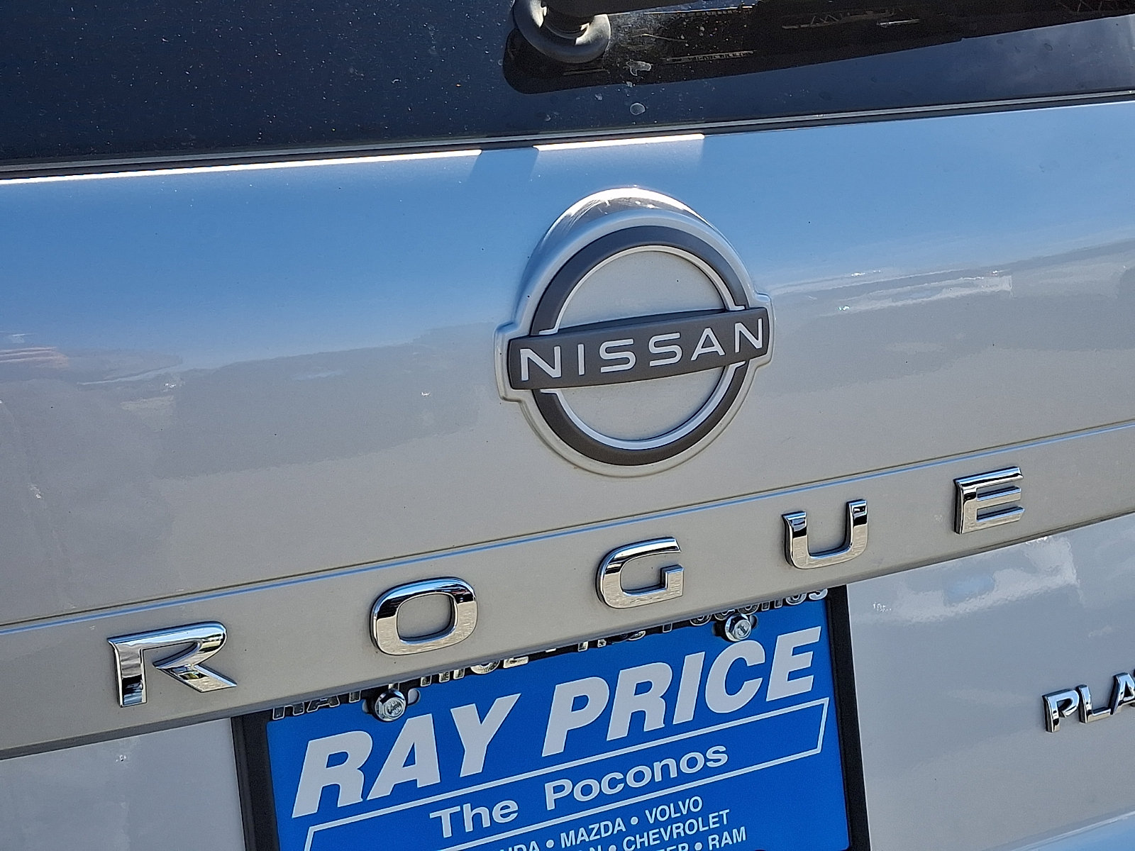 Used 2023 Nissan Rogue Platinum w/ Platinum Premium Package AWD/4WD image 32