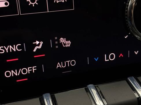 Used 2026 GMC Acadia Elevation w/ Super Cruise Package AWD/4WD image 7