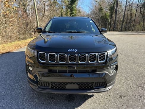New 2026 Jeep Compass Latitude image 3
