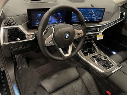 Used 2026 BMW X7 xDrive40i w/ Premium Package AWD/4WD image 7