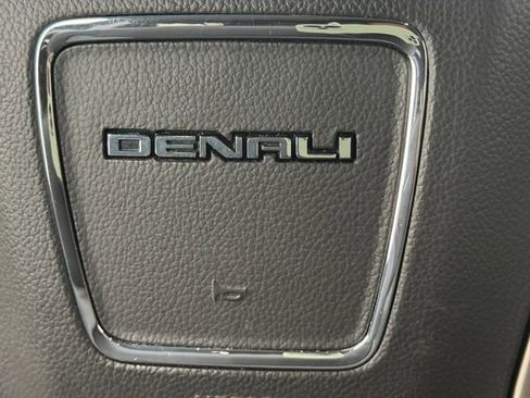 Used 2019 GMC Yukon XL Denali w/ Denali Ultimate Package AWD/4WD image 5