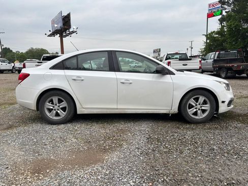 Used 2015 Chevrolet Cruze LS FWD image 7