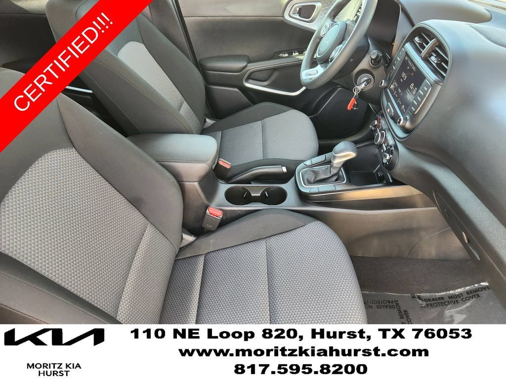 Certified 2025 Kia Soul LX w/ LX Technology Package FWD image 19