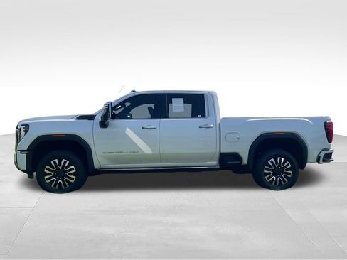 Used 2024 GMC Sierra 2500 Denali Ultimate AWD/4WD image 2