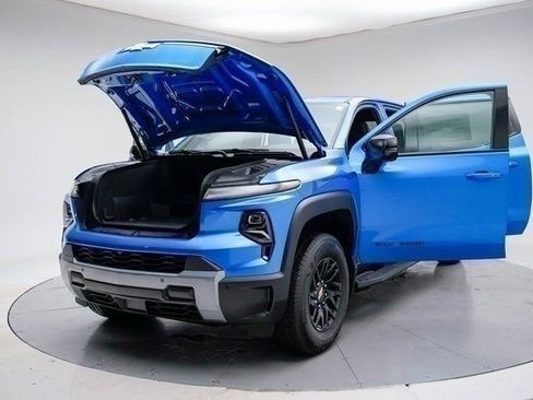 New 2025 Chevrolet Silverado EV LT image 17