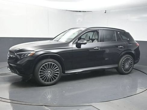 Used 2026 Mercedes-Benz GLC 300 image 4