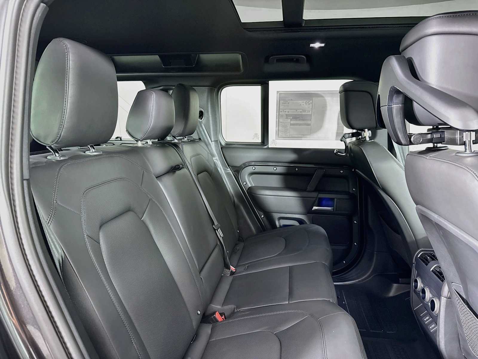 New 2026 Land Rover Defender 110 X-Dynamic SE AWD/4WD image 27