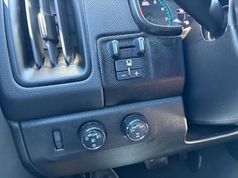 Used 2022 Chevrolet Colorado LT w/ LT Convenience Package image 37