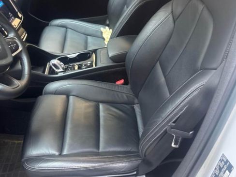 Used 2023 Volvo XC40 B5 Plus w/ Protection Package Premier AWD/4WD image 2