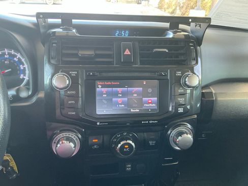 Used 2018 Toyota 4Runner TRD Off-Road Premium AWD/4WD image 12