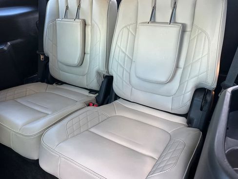 Used 2017 Ford Explorer Platinum image 15