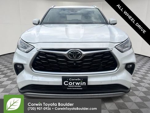 Used 2021 Toyota Highlander Platinum AWD/4WD image 2