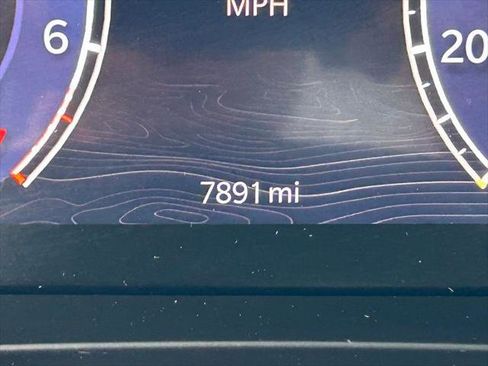 Certified 2025 Jeep Grand Cherokee Limited w/ MOPAR Finishing Package image 20