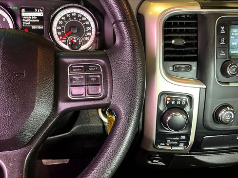 Used 2020 RAM 1500 Classic SLT AWD/4WD image 13