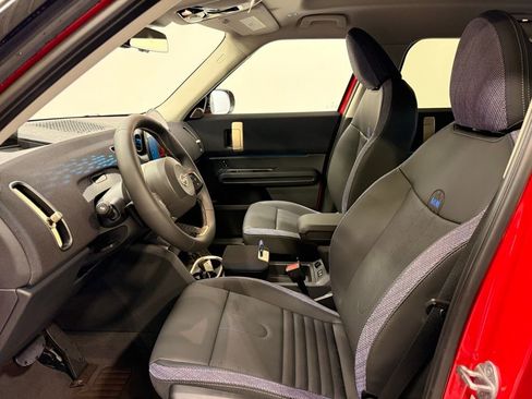 Used 2025 MINI Cooper Countryman S w/ Comfort Package Max image 12