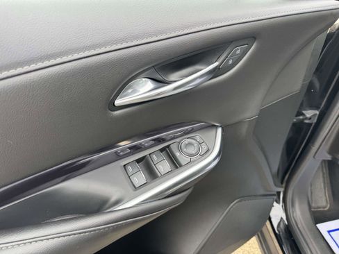 Certified 2022 Cadillac XT4 Luxury w/ Cold Weather Package image 12