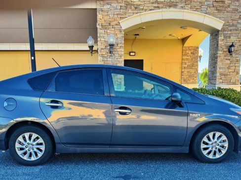 Used 2013 Toyota Prius Plug-In Hybrid image 8