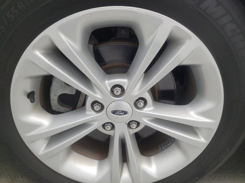 Used 2018 Ford Taurus SEL w/ Equipment Group 201A FWD image 31