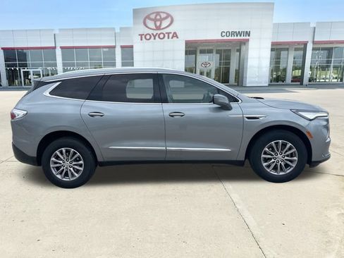 Used 2023 Buick Enclave Essence AWD/4WD image 6